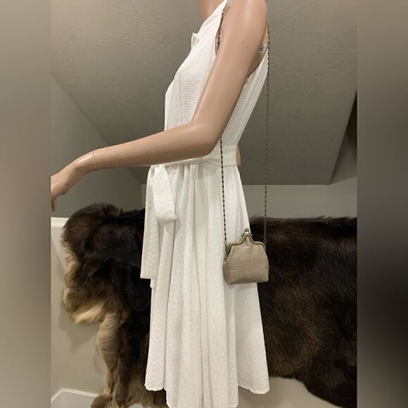 Chic Handsewn Genuine Embossed Leather Castle Shaped & Coin Purse with Chain - Picture 3 of 14